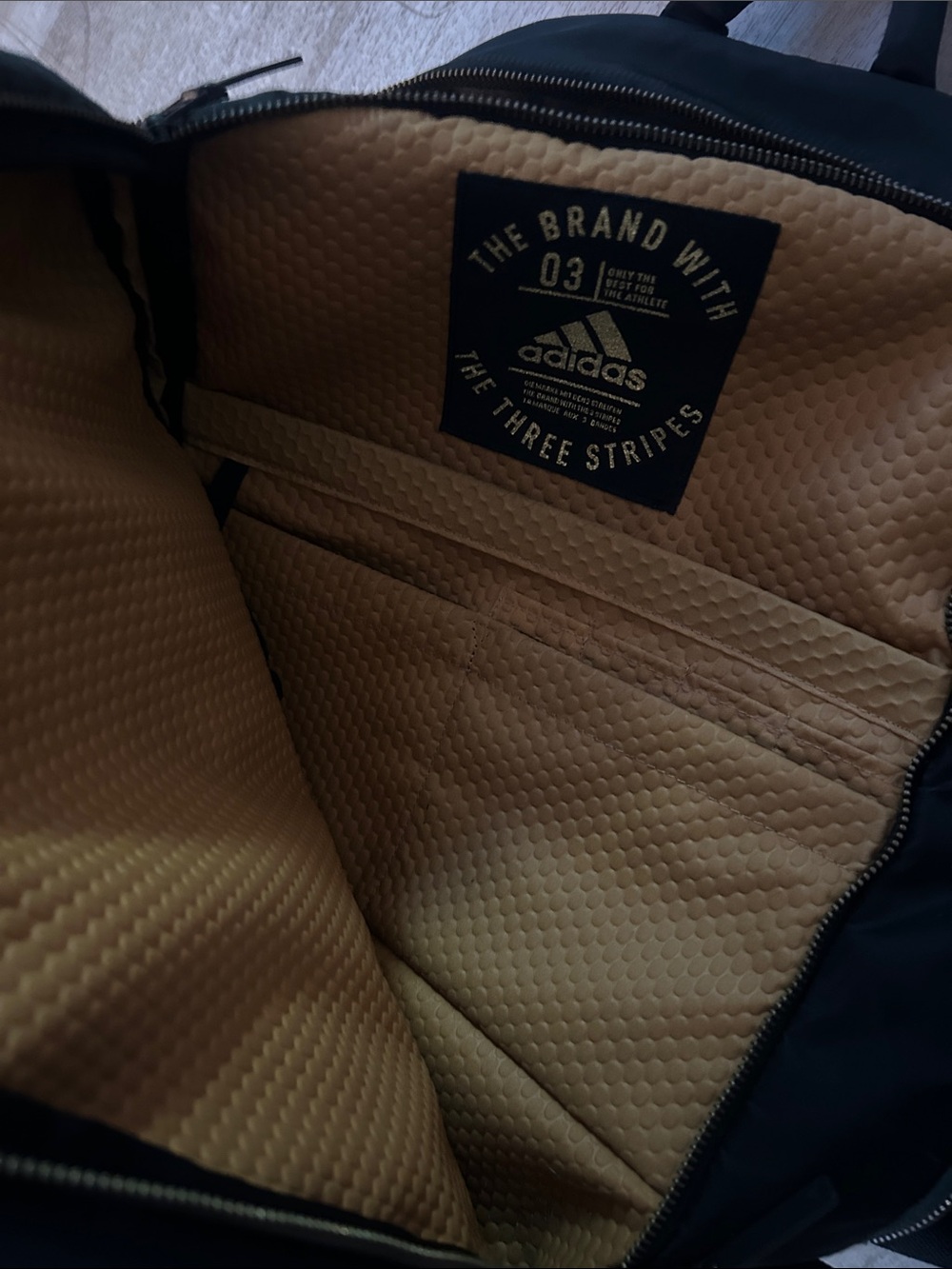 Large adidas backpack - Picture 3 of 8